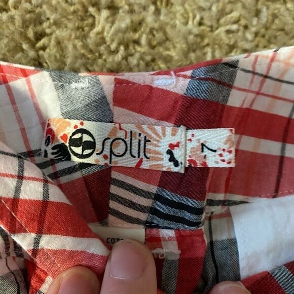 Split red plaid shorts size 7 - Picture 3 of 3